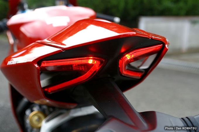 2012年Ducati Panigale S1190 リアシート