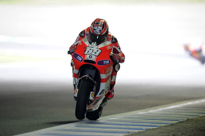 2011 MotoGPレポート 第15戦 日本 DUCATIサーキット情報局 | バージン 