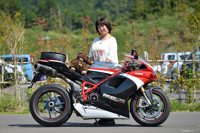 スーパーバイク1198S コルセスペシャルエディション（2010） 岡ひろみさん DUCATIオーナーズスナップ | バージンドゥカティ