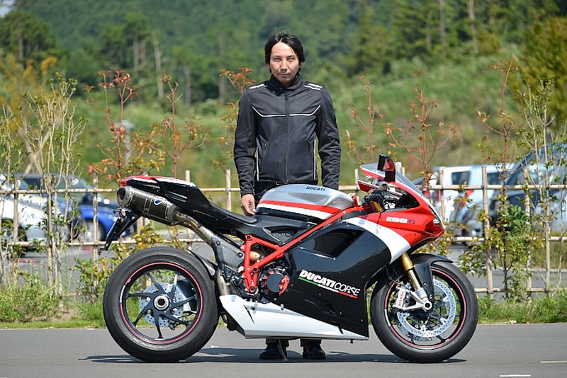 Ducati 1198S super bike 希少の白 2010モデル - オートバイ車体