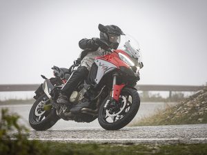 【ドゥカティ 新型ムルティストラーダV4S 海外試乗記】快適で安全、スタイリッシュに冒険の旅を楽しむためのバイクだ！